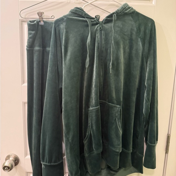aerie Pants - Aerie Offline Green Velour Zip Up Hoodie and Pants Set